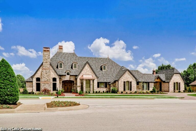 Luxurious 4-Bedroom 1-Story French Country Home With Outdoor Living Area and Bonus Room (Floor Plan)