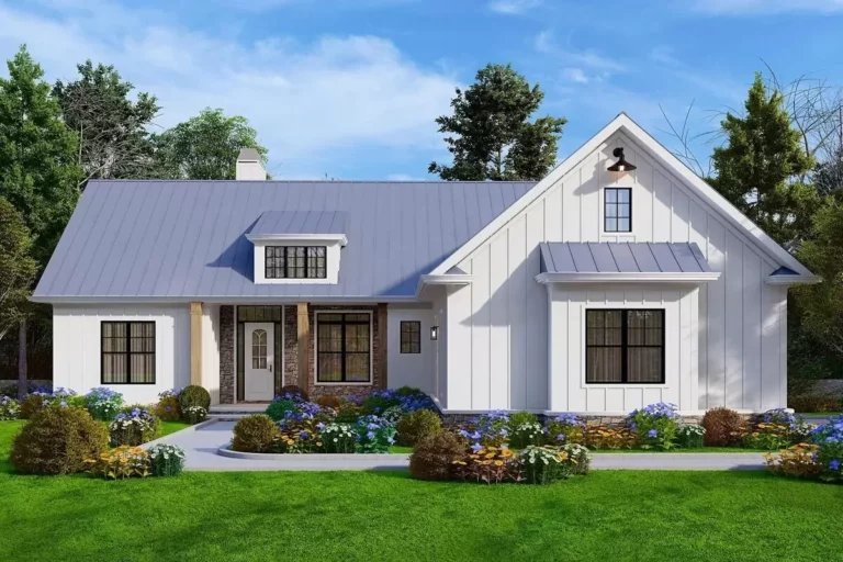 5-Bedroom Single-Story New American Home With Vaulted Rear Covered Porch (Floor Plan)