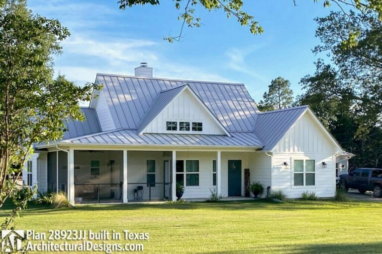 3-Bedroom 1-Story Farmhouse with Detached 2-Car Garage (Floor Plan)